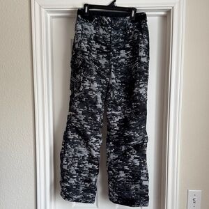 Under Armour youth  Black and Gray Snow Pants